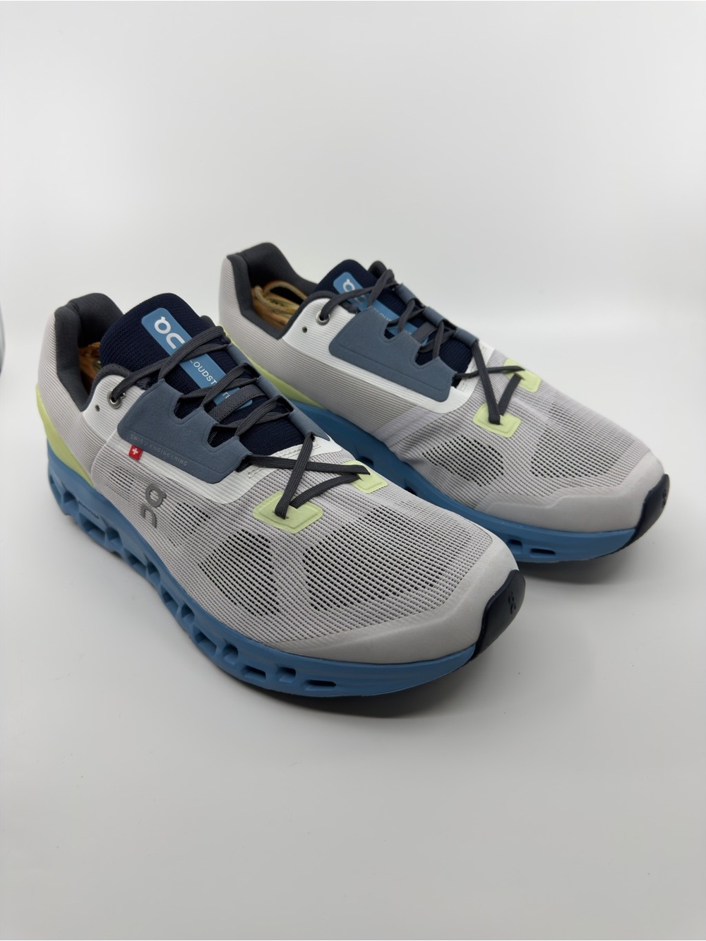 On Running Cloudstratus Color Frost Niagara SZ 13